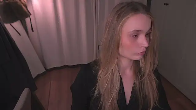 Snapshot of lisa_schiele chatting on March 17, 8:23 pm lisa schiele online show from March 17, 8:23 pm