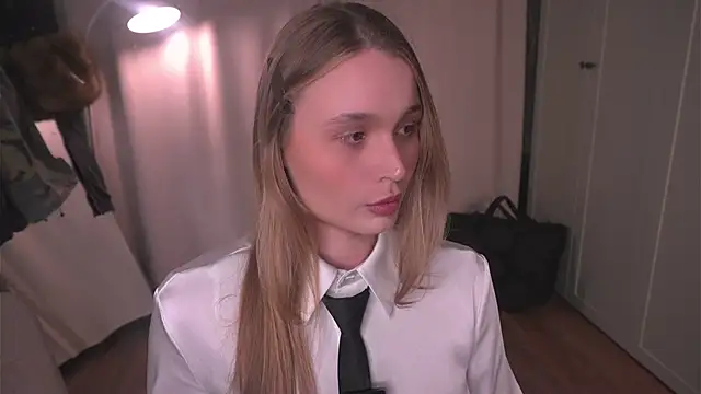 Snapshot of lisa_schiele chatting on March 20, 8:14 pm lisa schiele online show from March 20, 8:14 pm