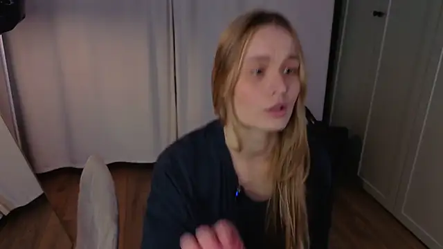Snapshot of lisa_schiele chatting on April 28, 8:36 pm lisa schiele online show from April 28, 8:36 pm
