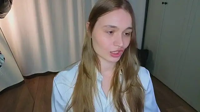 Snapshot of lisa_schiele chatting on May 19, 8:26 pm lisa schiele online show from May 19, 8:26 pm
