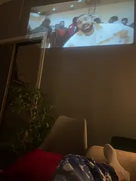 Guttt888 online show from April 7, 10:20 pm