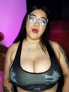 Snapshot of kittenFreyja_ chatting on October 3, 1:35 am kittenFreyja  online show from October 3, 1:35 am