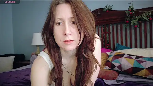 Snapshot of MommyGoddessL chatting on April 2, 2:37 pm MommyGoddessL online show from April 2, 2:37 pm
