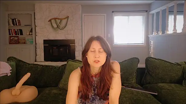 Snapshot of MommyGoddessL chatting on June 27, 11:54 pm MommyGoddessL online show from June 27, 11:54 pm