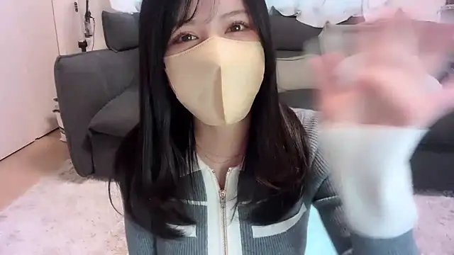 moemilk online show from March 11, 12:05 am