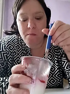 Snapshot of Feuchtekitty92@xh chatting on April 24, 6:38 am Feuchtekitty92xh online show from April 24, 6:38 am