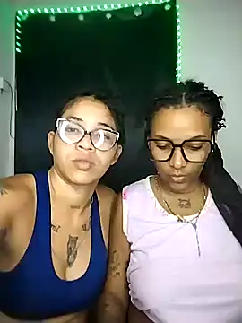 Snapshot of Vale_Nikol21 chatting on March 14, 12:17 am Vale Nikol21 online show from March 14, 12:17 am