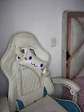 Snapshot of isabela_l chatting on March 8, 3:21 am isabela l online show from March 8, 3:21 am