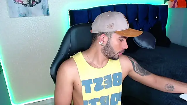 adamhairy online show from April 15, 7:32 pm