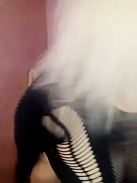 SquirtMilf00 online show from April 1, 3:40 am