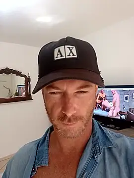 Snapshot of Loiroatv36 chatting on February 20, 5:57 pm Loiroatv36 online show from February 20, 5:57 pm