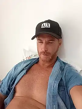 Snapshot of Loiroatv36 chatting on February 23, 5:21 pm Loiroatv36 online show from February 23, 5:21 pm