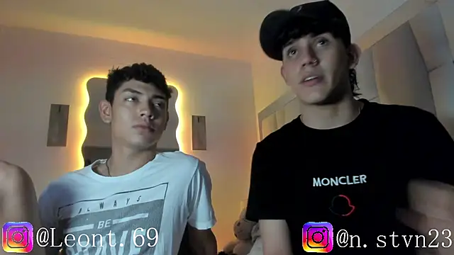 LoganTwink18 online show from April 2, 2:20 am