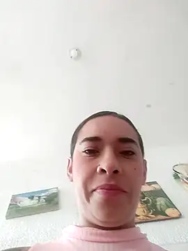 Snapshot of Valenn_fernandez chatting on April 16, 2:40 pm Valenn fernandez online show from April 16, 2:40 pm