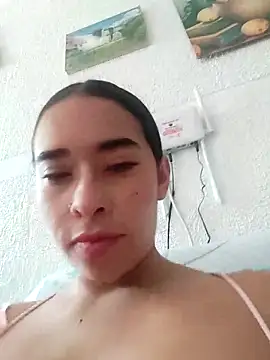 Snapshot of Valenn_fernandez chatting on April 21, 3:39 pm Valenn fernandez online show from April 21, 3:39 pm