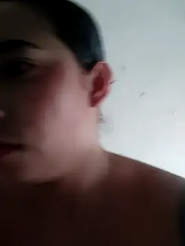 Snapshot of Valenn_fernandez chatting on April 23, 3:14 pm Valenn fernandez online show from April 23, 3:14 pm