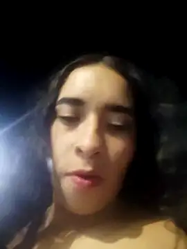 Snapshot of Valenn_fernandez chatting on May 19, 1:11 am Valenn fernandez online show from May 19, 1:11 am