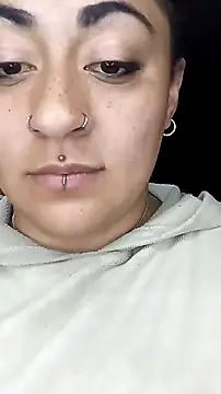 YiingandYang online show from February 11, 6:24 pm