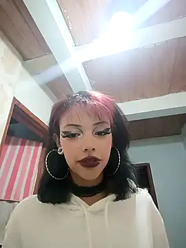 Snapshot of U-Upaaita chatting on February 13, 1:23 am U-Upaaita online show from February 13, 1:23 am