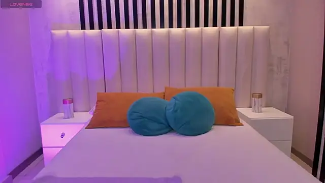 AmbarJames  online show from February 13, 12:23 pm