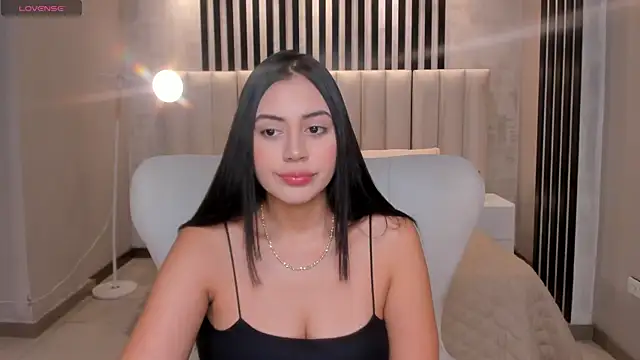 Snapshot of AmbarJames_ chatting on April 22, 11:23 am AmbarJames online show from April 22, 11:23 am