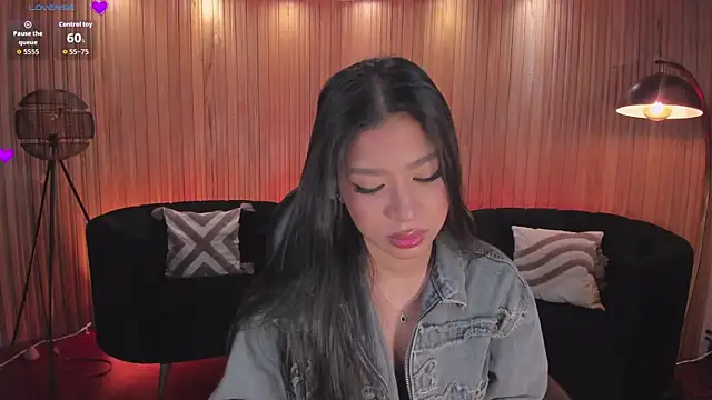 SophieHouston  online show from April 14, 3:45 am