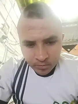 Snapshot of santiii___12 chatting on November 23, 3:28 am santiii 12 online show from November 23, 3:28 am