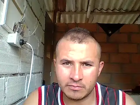 Snapshot of santiii___12 chatting on November 30, 10:03 pm santiii 12 online show from November 30, 10:03 pm