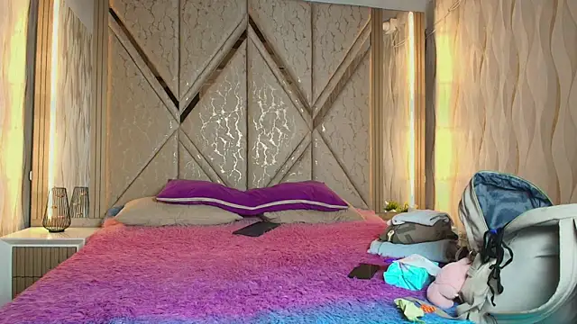 Hotcouple 222 online show from February 4, 7:25 am