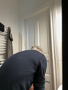 Snapshot of SexyLeon8 chatting on September 19, 9:54 am SexyLeon8 online show from September 19, 9:54 am