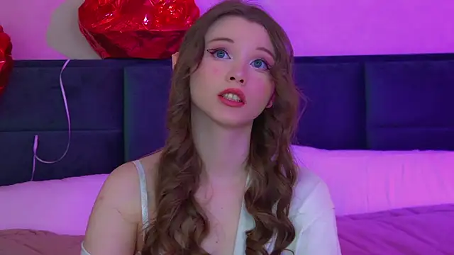 KeiraAsti online show from February 15, 6:21 am