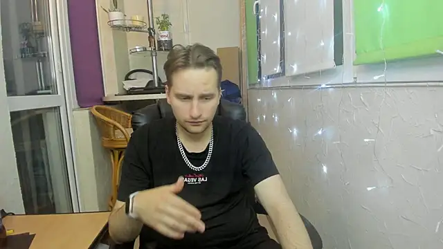 romiosabrino online show from May 25, 8:26 pm