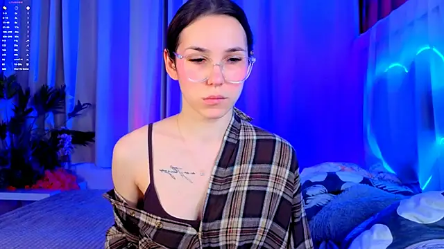 -CindyLou online show from December 21, 5:25 am