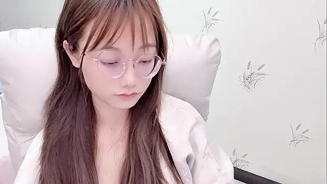Snapshot of puppy-999 chatting on April 12, 1:49 pm puppy-999 online show from April 12, 1:49 pm