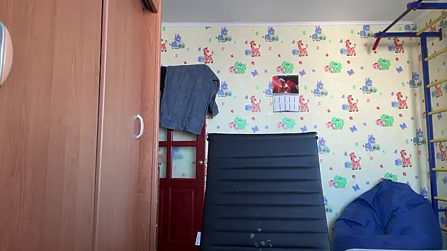 chiraq1945 online show from February 3, 7:13 am