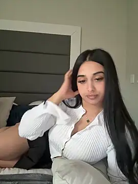 LilMisIndianx online show from December 17, 3:07 pm