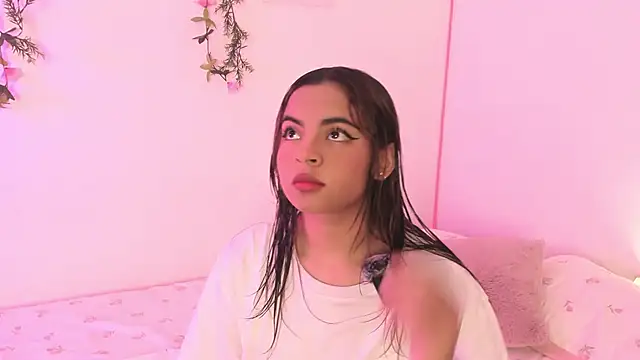 valy shyness online show from October 10, 8:08 pm