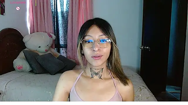 Snapshot of Hoolly_Jones chatting on February 3, 2:00 pm Hoolly Jones online show from February 3, 2:00 pm
