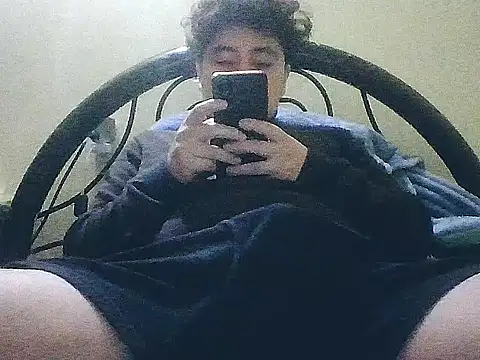 Snapshot of jorgexsuil2hh chatting on October 18, 2:25 am jorgexsuil2hh online show from October 18, 2:25 am