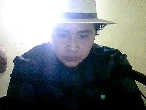 Snapshot of jorgexsuil2hh chatting on December 15, 12:59 am jorgexsuil2hh online show from December 15, 12:59 am