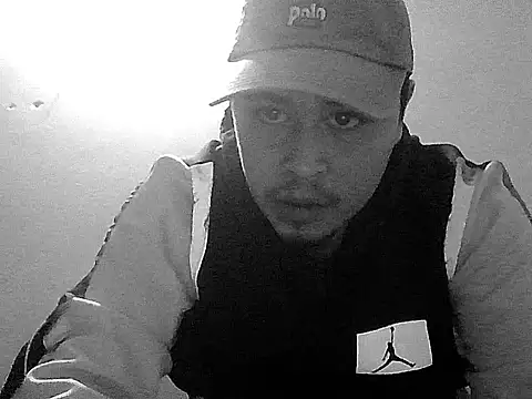 Snapshot of jorgexsuil2hh chatting on February 1, 6:23 am jorgexsuil2hh online show from February 1, 6:23 am