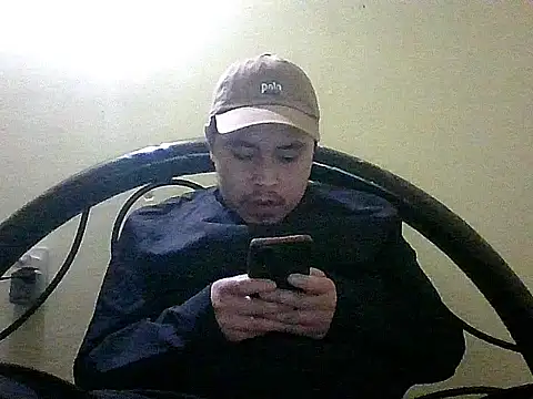 Snapshot of jorgexsuil2hh chatting on February 22, 5:51 am jorgexsuil2hh online show from February 22, 5:51 am