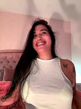 Snapshot of Bella__Wood chatting on September 26, 8:13 pm Bella  Wood online show from September 26, 8:13 pm