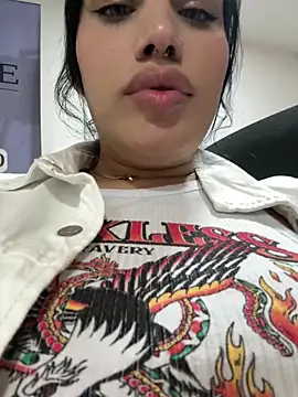 Snapshot of Bella__Wood chatting on October 10, 7:57 pm Bella  Wood online show from October 10, 7:57 pm