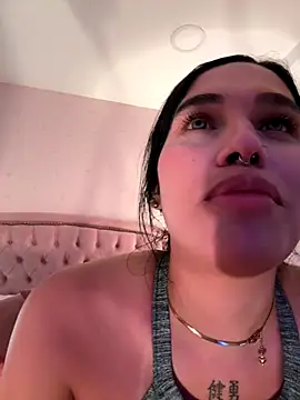 Bella  Wood online show from November 13, 7:57 pm