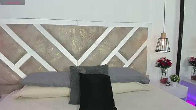 Snapshot of ximena_vasquez8 chatting on May 14, 3:57 am ximena vasquez8 online show from May 14, 3:57 am