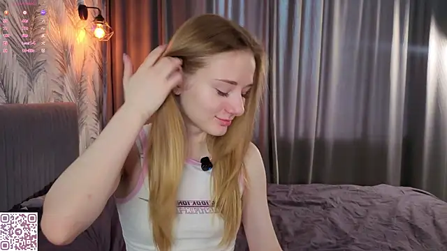 ElvinaRose online show from April 4, 5:38 am