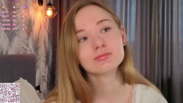 ElvinaRose online show from June 9, 4:57 am