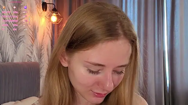 ElvinaRose online show from July 11, 4:37 am