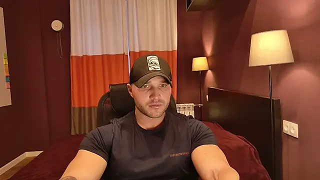 Snapshot of RikAdlerr chatting on February 18, 2:29 am RikAdlerr online show from February 18, 2:29 am